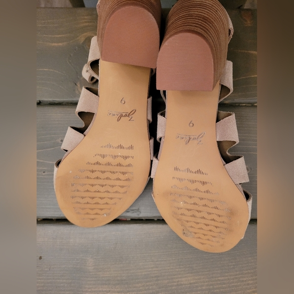 Zodiac suede heels size 9 - Picture 2 of 7